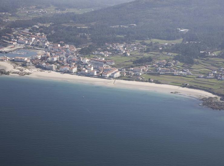 Zona de procura de dous desaparecidos tras envorcar un kaiak en Porto do Son 