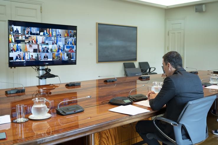 O presidente do Goberno, Pedro Sánchez, reúnese cos presidentes autonómicos por videconferencia 