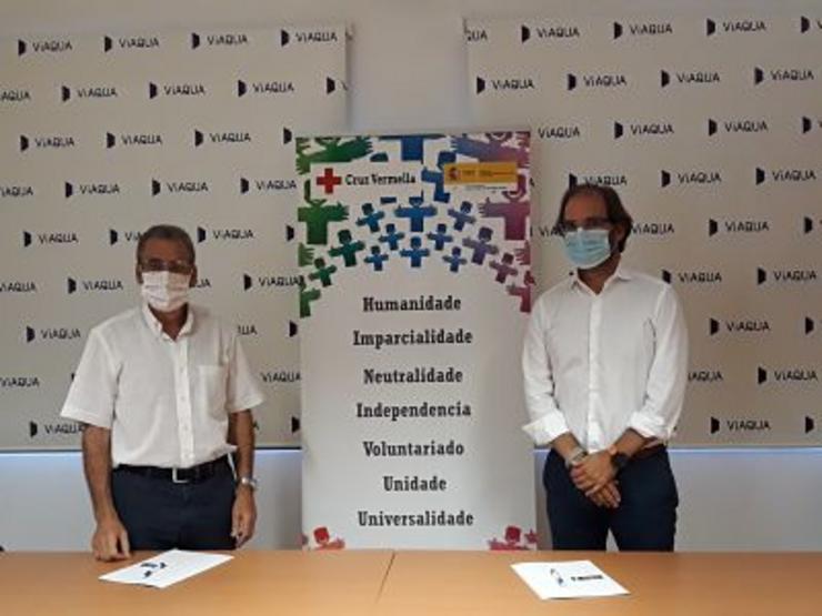 Firma do convenio entre Viaqua e Cruz Vermella en Santiago
