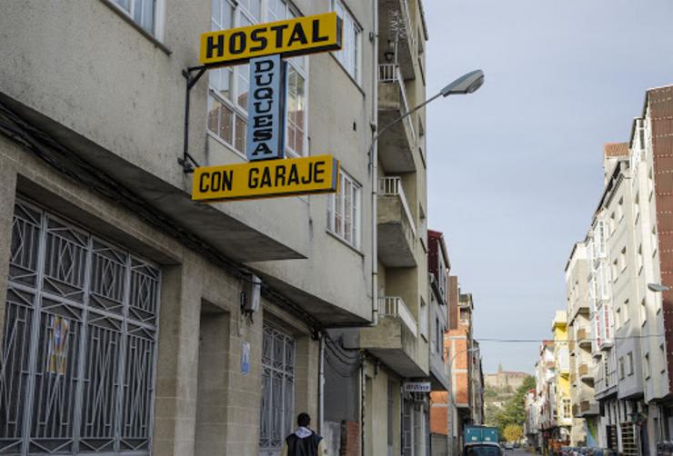 Rúa Duquesa de Alba, en Monforte de Lemos, onde hai un brote nun edificio / Concello de Monforte de Lemos