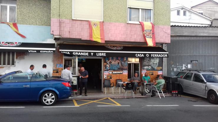 Bar con simboloxía franquista en Arteixo