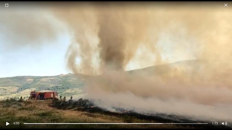 Tornado de lume nun incendio / remitida