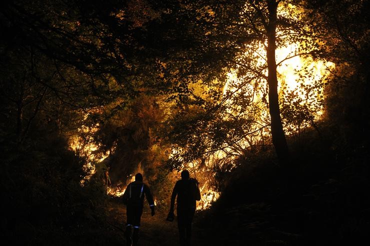 Incendio de Vilariño de Conso en Ourense onde se declarou a situación 2 de emerxencia dada a proximidade do lume a núcleos de poboación. En Vilariño de Conso (Ourense) a 14 de setembro de 2020.. Rosa Veiga - Europa Press 