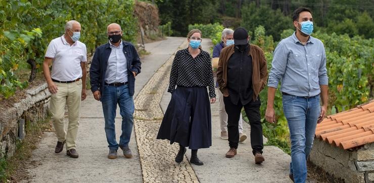 O presidente da deputación de Ourense, Manuel Baltar, visita a casa de José Luís Cuerda en Ourense 