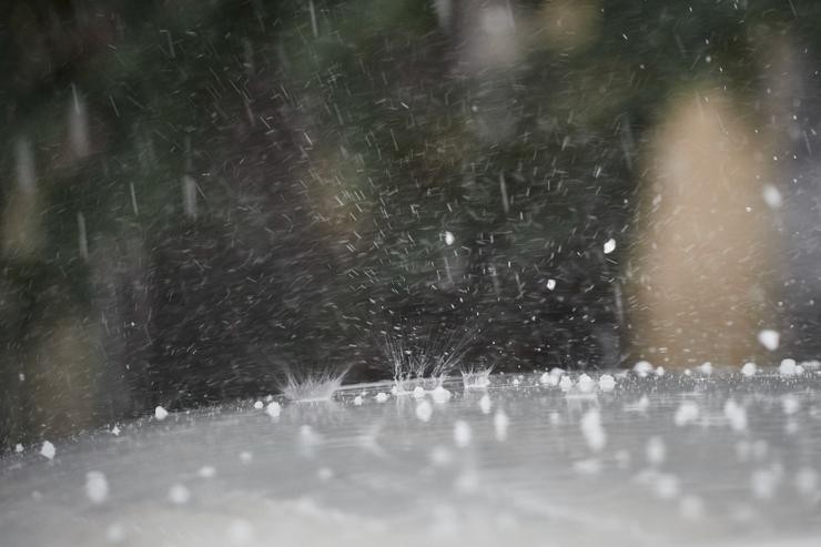 Un novo temporal de choiva e sarabia cae sobre Pamplona durante o Estado de Alarma ocasionado pola Pandemia Covid-19  en abril 26, 2020 en Pamplona, Navarra, España. Eduardo Sanz / Europa Press - Arquivo