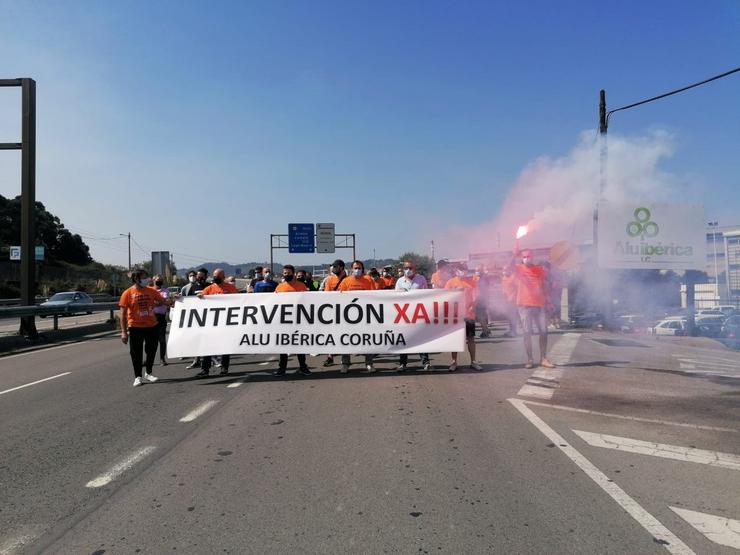 Mobilización de traballadores  de Alu Ibérica na  Coruña 