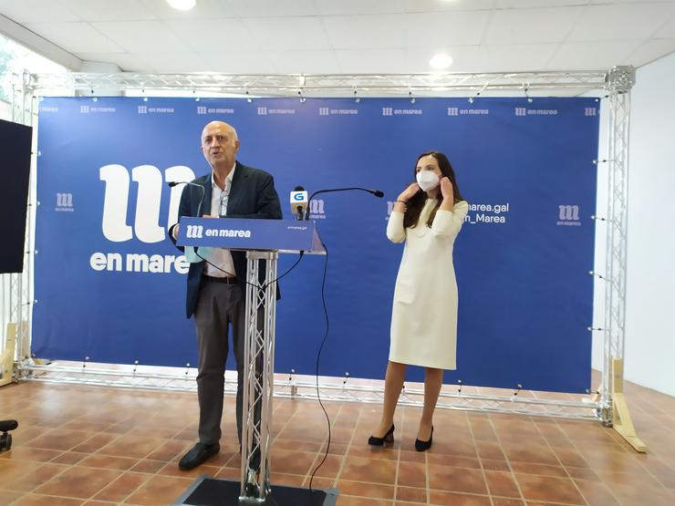 Os portavoces de En Marea, Pancho Casal e María Chao, en rolda de prensa / Europa Press