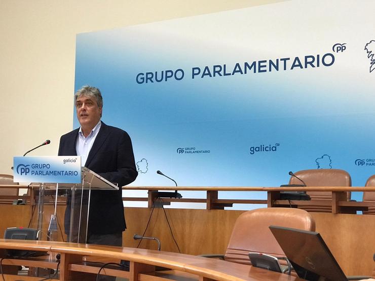O portavoz do Grupo Popular, Pedro Puy, en rolda de prensa este luns 