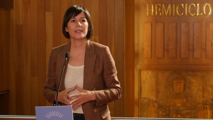 Ana Pontón, líder do BNG, ante o hemiciclo do Parlamento galego.. BLOQUE NACIONALISTA GALEGO 