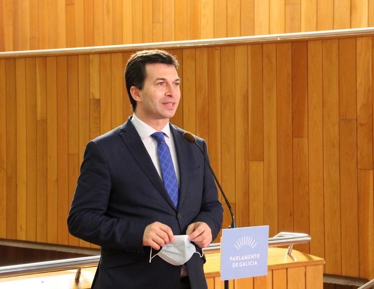 O líder do PSdeG, Gonzalo Caballero, nunha imaxe de arquivo dando declaracións no Parlamento. PARLAMENTO DE GALICIA 