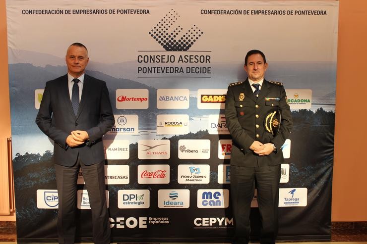 O presidente da CEP e o comisario xefe durante a visita. CEP / Europa Press