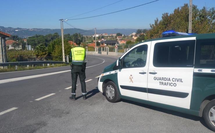 Control da Garda Civil de Tráfico na provincia de Ourense.. GARDA CIVIL