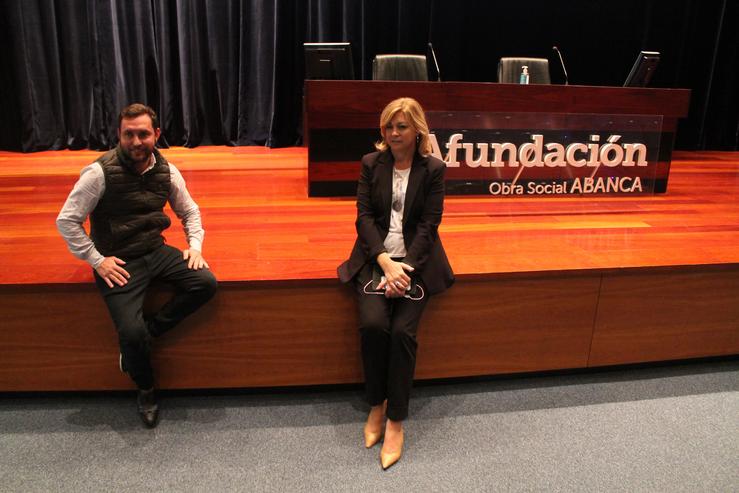 O director Rubén Riós e a directora da área de Cultura de Afundación, Marité Cores, durante a presentación da serie documental. AFUNDACIÓN / Europa Press