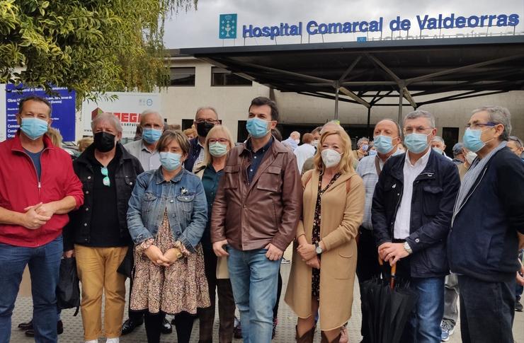 Concentración ante o Hospital de Valdeorras 