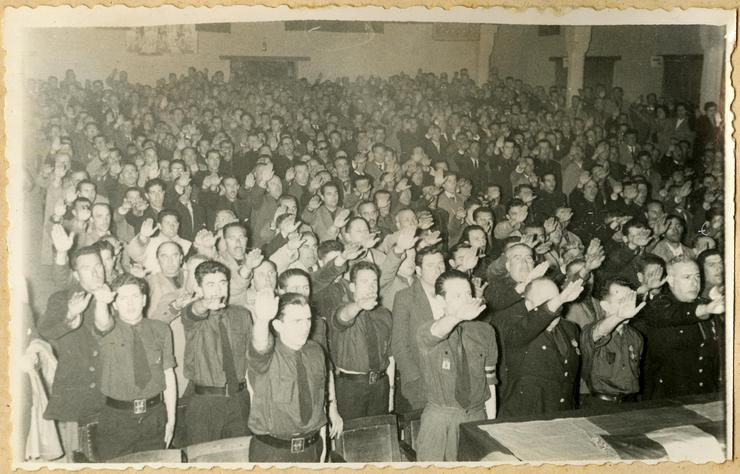 Fotografías de actos relacionados co Movemento Nacional nos anos 50 posta a disposición do público pola Deputación de Pontevedra.. DEPUTACIÓN DE PONTEVEDRA / Europa Press