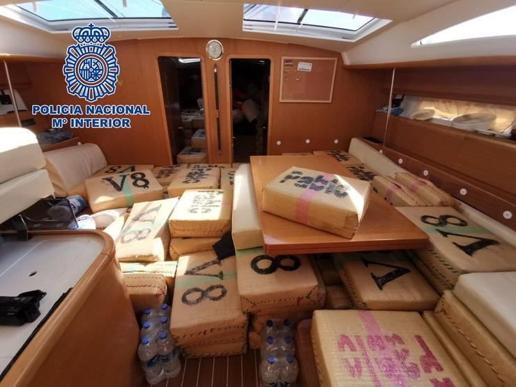 Arquivo - A Policía Nacional intervén un narcovelero con seis toneladas de haxix en augas internacionais do Mediterráneo.. POLICÍA NACIONAL - Arquivo / Europa Press