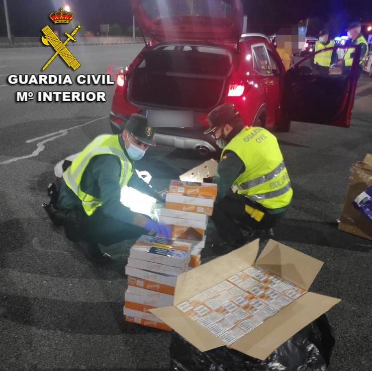 Tabaco de contrabando intervido pola Garda Civil en Vilaboa (Pontevedra).. GARDA CIVIL 