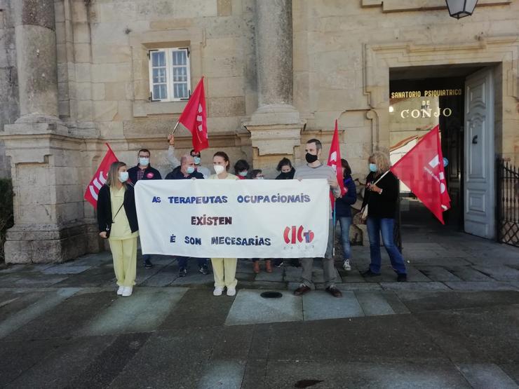 Terapeutas ocupacionais maniféstanse en Santiago de Compostela por "máis medios e máis profesionais" / Europa Press