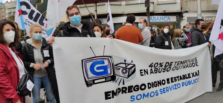 Manifestación da CUT contra o 'abuso da temporalidade' na CRTVG