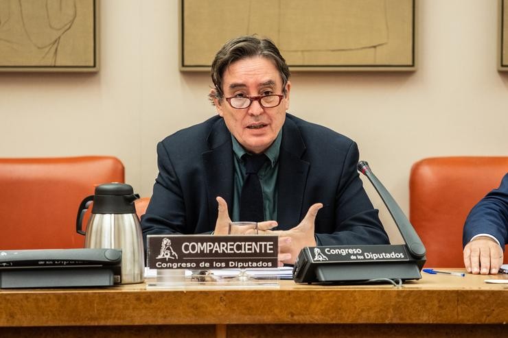 O director do Instituto Cervantes, Luís García Montero, comparece nunha Comisión de Asuntos Exteriores no Congreso dos Deputados, a 28 de outubro de 2021, en Madrid, (España). A comparecencia ten como obxectivo informar o Proxecto de Lei. Alejandro Martínez Vélez - Europa Press