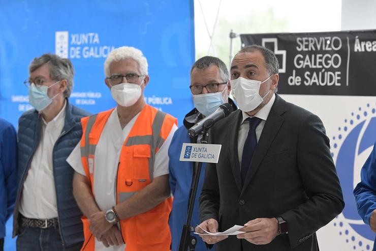 O conselleiro de Sanidade, Xullo García Comesaña, no peche do centro de vacinación masiva da Coruña. MONCHO FONTES / XUNTA / Europa Press