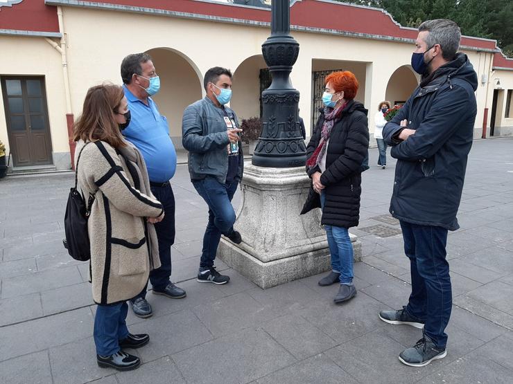 O tenente de alcalde de Lugo, Rubén Arroxo, visita o cemiterio municipal / Concello e Lugo.