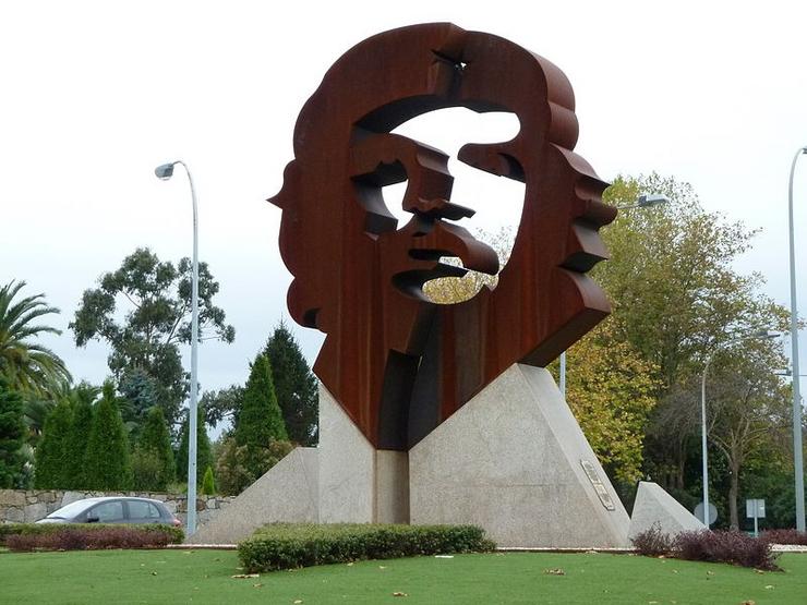 Estatua do Ché Guevara en Oleiros