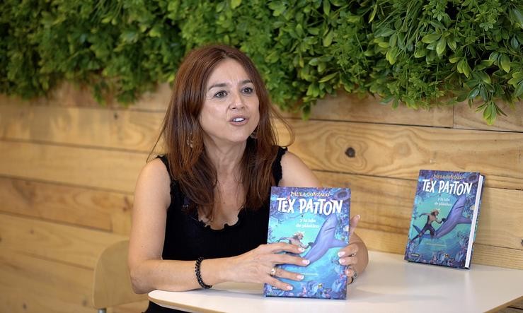 A xornalista e escritora Paula Gonzalo, coa novela gráfica 