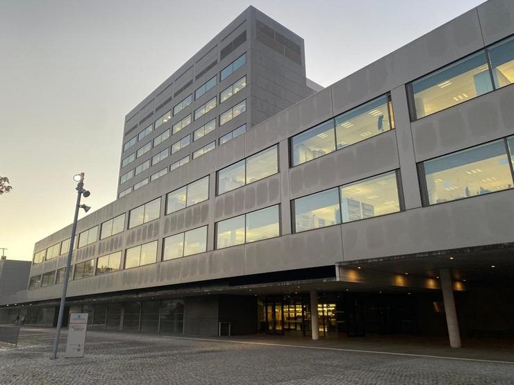 Edificio en Pontevedra que albergará a partir do 19 de novembro de 2021 o novo punto de vacinación COVID poboacional, na sala de exposicións do edificio administrativo da Xunta. ÁREA SANITARIA DE PONTEVEDRA E O Salnés / Europa Press