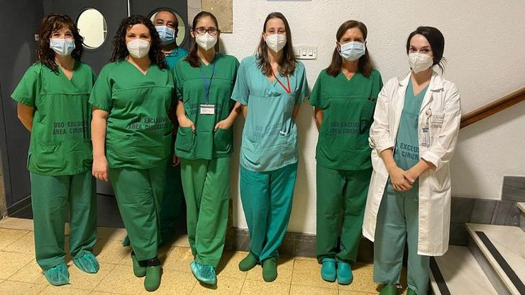 Equipo do CHUP que realizou a operación de implante bilateral 