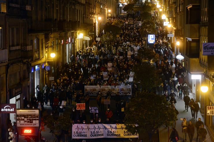 Manifestación convocada pola plataforma SOS Ourense que reuniu a centenares de persoas en protesta pola situación da cidade e a provincia. ROSA VEIGA / EUROPA PRESS / Europa Press
