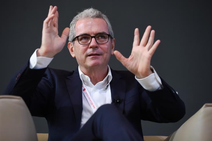 O presidente executivo de Inditex, Pablo Isla, debate nun diálogo titulado 