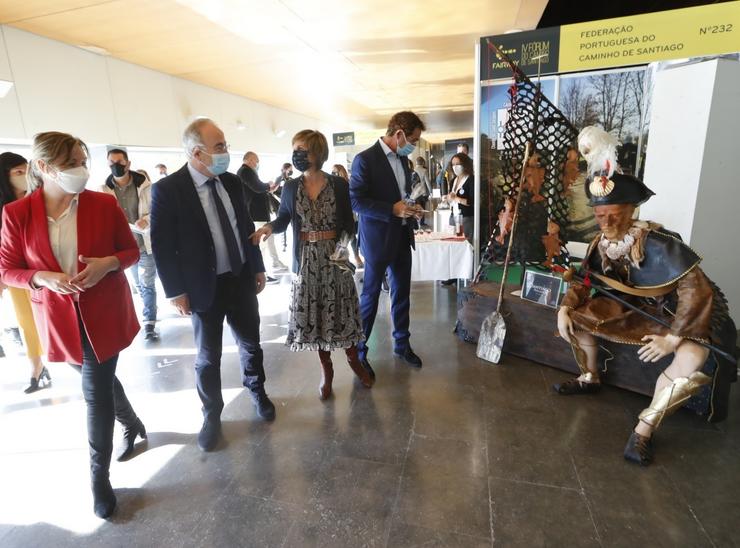 A directora de Turismo de Galicia, Nava Castro, e o alcalde de Santiago, Xosé Sánchez Bugallo, na inauguración do IV Fairway Fórum do Camiño de Santiago.. XUNTA / Europa Press