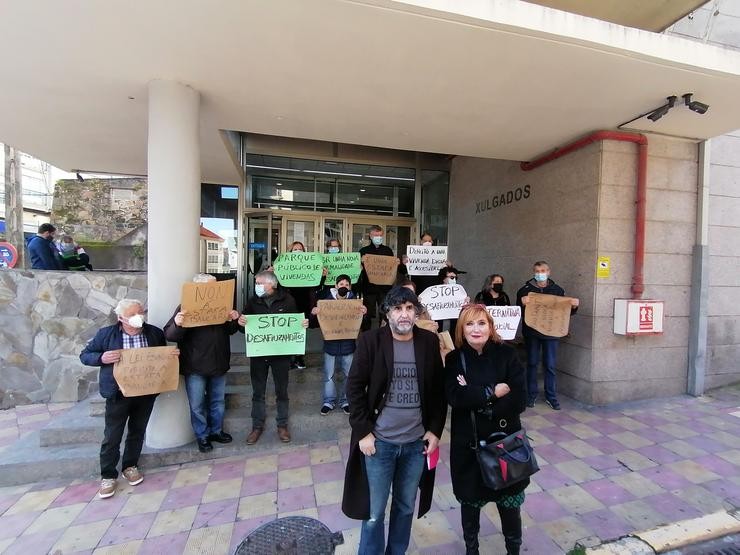 Concentración ante o xulgado de Ferrol 