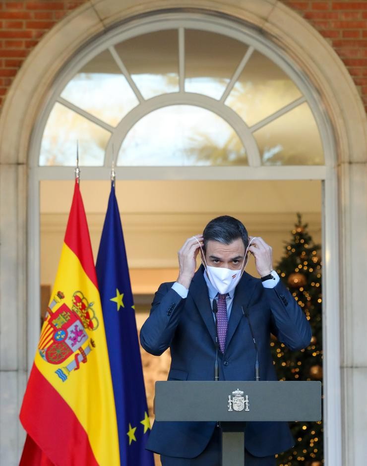 O presidente do Goberno, Pedro Sánchez, á súa chegada a unha declaración institucional, no Palacio da Moncloa, a 17 de decembro de 2021, en Madrid, (España). A súa comparecencia prodúcese antes da reunión do Consello de Ministros e tras coñecerse. EUROPA PRESS/M.FERNÁNDEZ. POOL - Europa Press