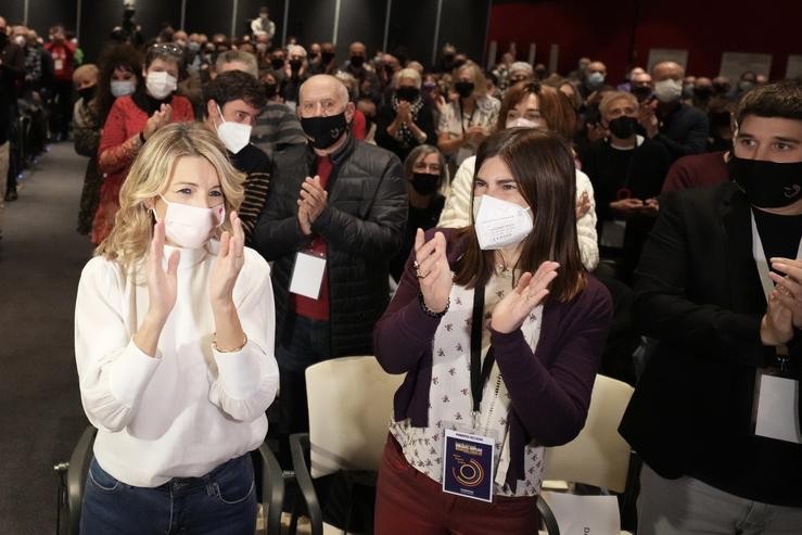 A vicepresidenta segunda e ministra de Traballo e Economía Social, Yolanda Díaz e a portavoz de Elkarrekin Podemos ? EU no Parlamento Vasco, Miren Gorrotxategi  no encontro ?Miradas Amplas?, de Podemos-Ahal Dugu, no BEC, a 18 de decembro de 2. H.Bilbao - Europa Press 