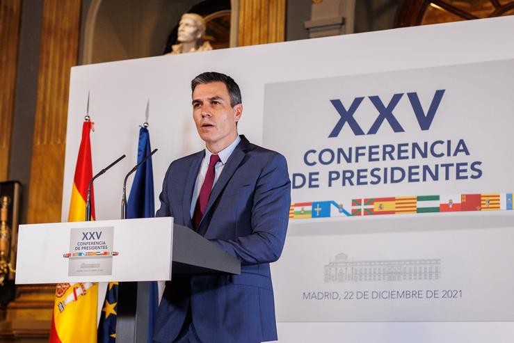 O presidente do Goberno, Pedro Sánchez, durante a Conferencia de Presidentes extraordinaria celebrada no  Senado, a 22 de decembro de 2021, en Madrid, (España). A reunión convocouse para abordar a situación da Covid-19 e reforzar a cogo. Alejandro Martínez Vélez - Europa Press