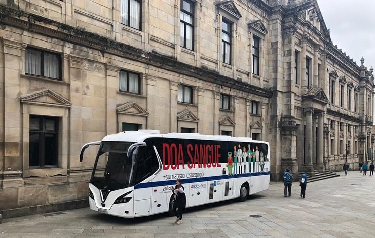 Autobús da ADOS pide doazóns de sangue aos galegos / ADOS. / Europa Press