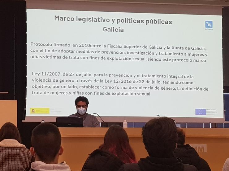 O técnico do programa Novicom Hafdallah Menni presenta os resultados do informe en Vigo 