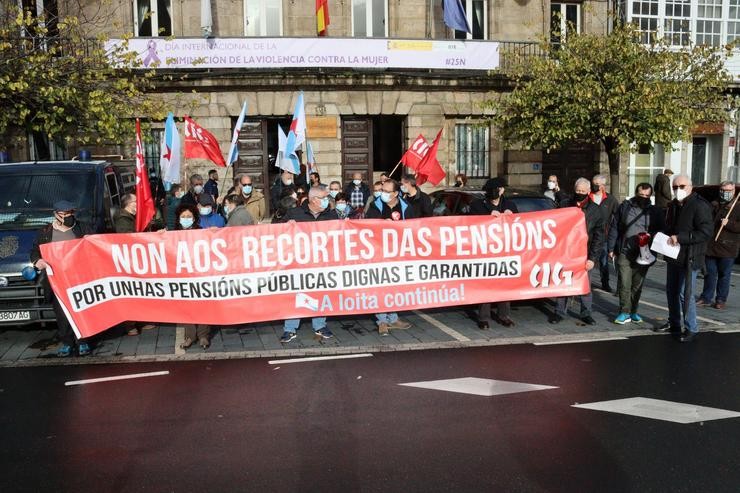 Pensionistas e xubilados maniféstanse na Coruña. CIG / Europa Press