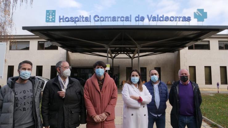 A portavoz nacional, Ana Pontón, ante o hospital de Valdeorras. BNG / Europa Press