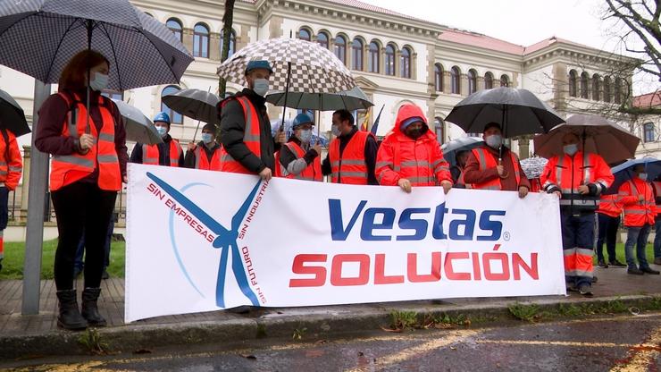 Protesta de traballadores de Vestas fronte á Xunta / Europa Press