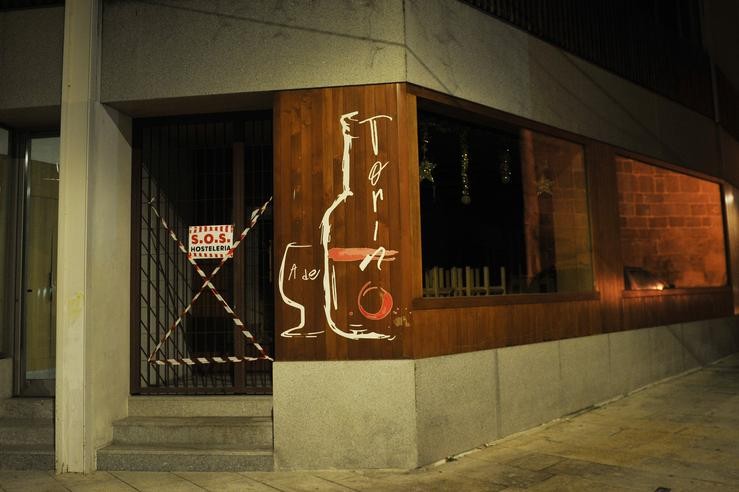 Un bar pechado en Xinzo de Limia, Ourense.. Rosa Veiga - Europa Press 
