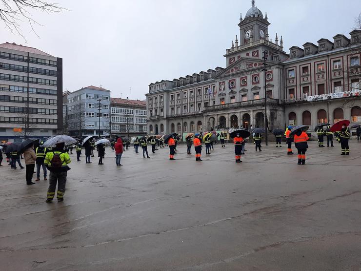 Traballadores de Navantia Ferrol e da auxiliar concéntranse en Ferrol