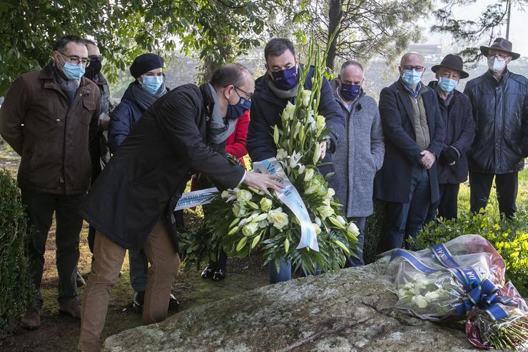 Ofrenda floral a Valle Inclán. XUNTA / Europa Press