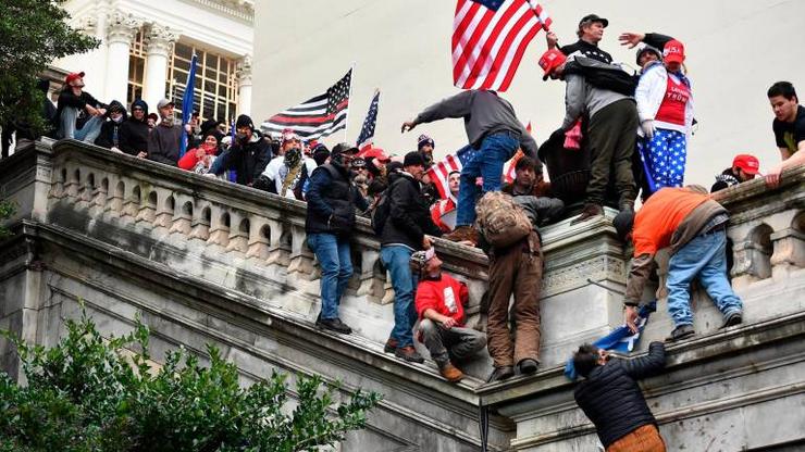 Partidarios de Trump entrando ao Capitolio, 6 de xaneiro de 2021/EP