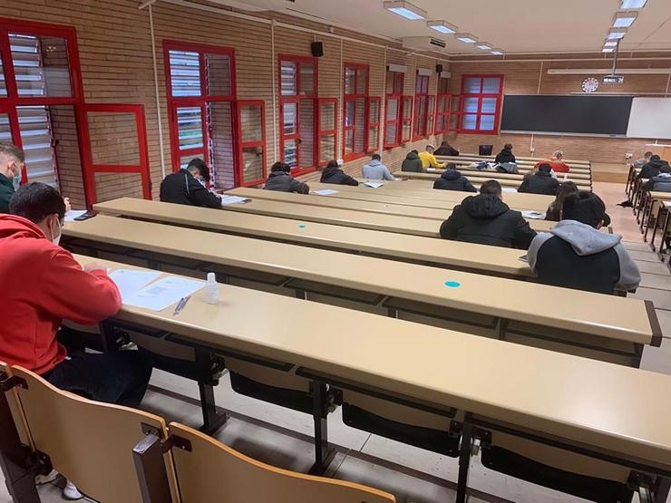 Exame nunha aula universitaria durante a pandemia de covid-19 / Europa Press.