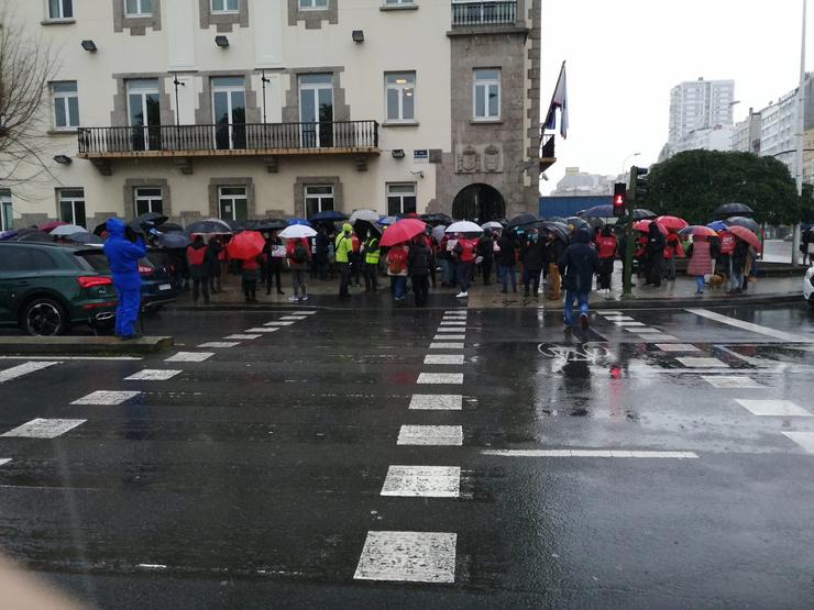 Concentración de delegados de CCOO e UXT na súa campaña 'Agora se Toca'. CCOO 