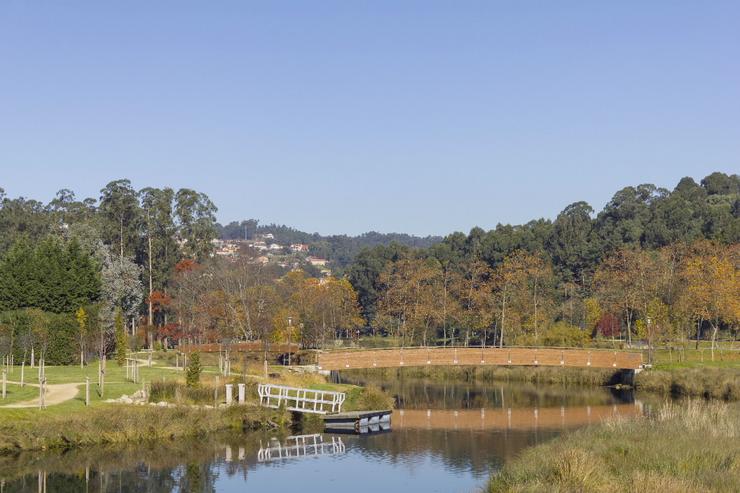 Illa das esculturas, espazo verde da cidade de Pontevedra / turismo.gal