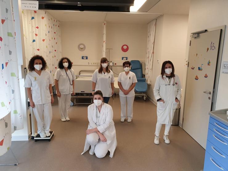 Traballadoras da unidade de Oncoloxía Pediátrica do Chuvi. SERGAS / Europa Press